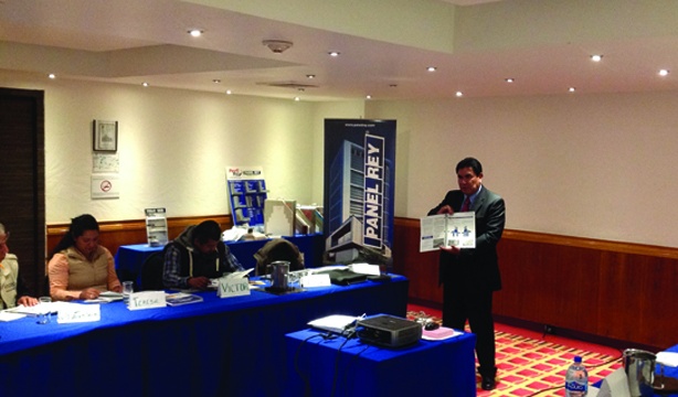 Certifica Panel Rey a Distribuidores en el DF