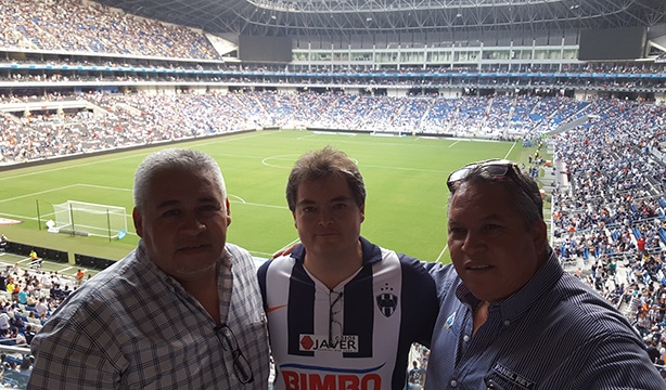 Panel Rey  presente en el nuevo estadio de Monterrey